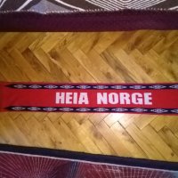Норвегия Футболен шал Умбро, снимка 1 - Футбол - 28204138