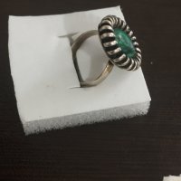 Неустоим стар сребърен пръстен с малахит, снимка 2 - Пръстени - 37477349