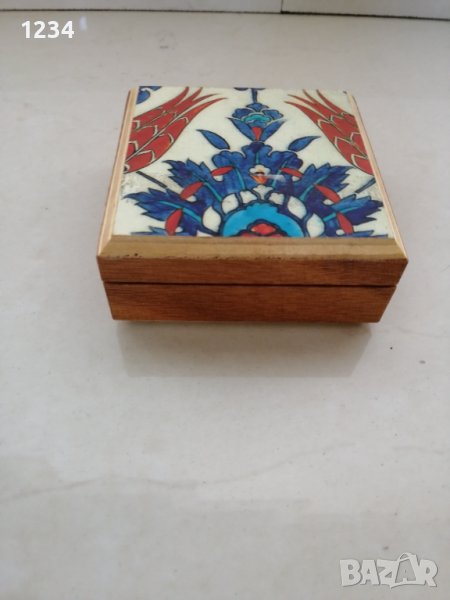 Дървена кутия 9 x 9 h 4 cm. , снимка 1