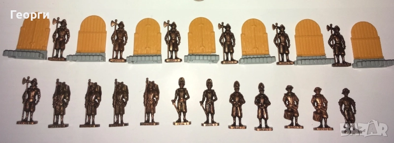 Метални войници на Киндер и други от Италия. Kinder, снимка 1
