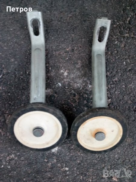 Продавам 2  колелца със стойки.Нямат вътрешна гума., снимка 1