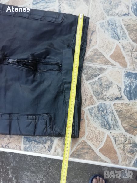 продавам 3 броя моторджийски кожени панталона, снимка 1