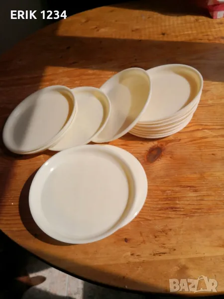 малки пластмасови чинии , снимка 1