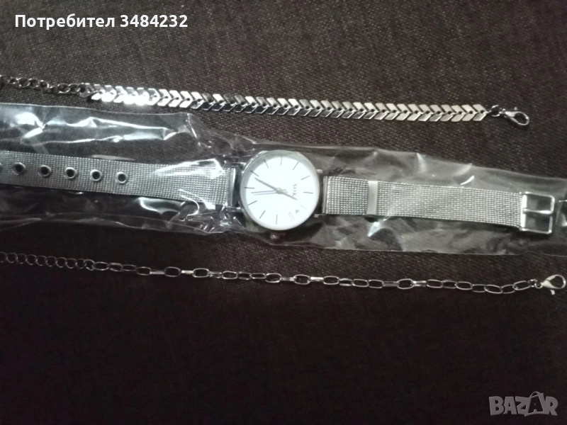 Часовник и 2 гривни, снимка 1