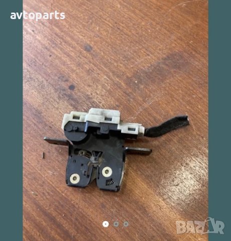 Renault meganne 2003година хечбег брава багажник