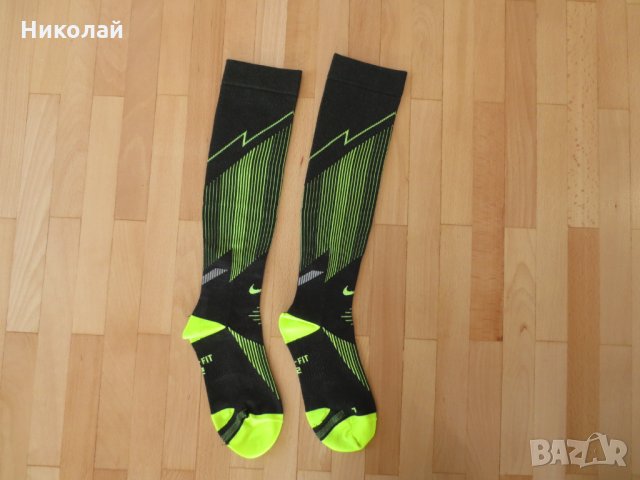 nike elite hyper lightweight compression socks black volt , снимка 3 - Дамски чорапи - 32541186