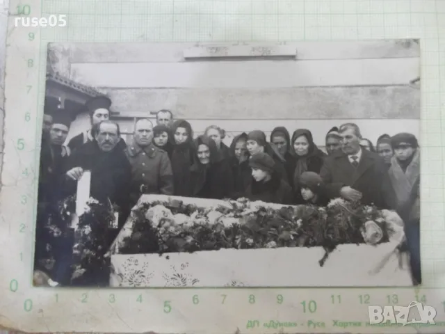 Снимка стара на погребение на жена