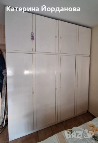 Бял четирикрилен гардероб