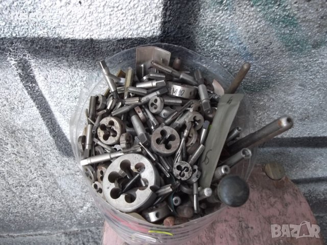 Лот от 507 бр. плашки , метчици и няколко въртока, снимка 4 - Други инструменти - 26482202