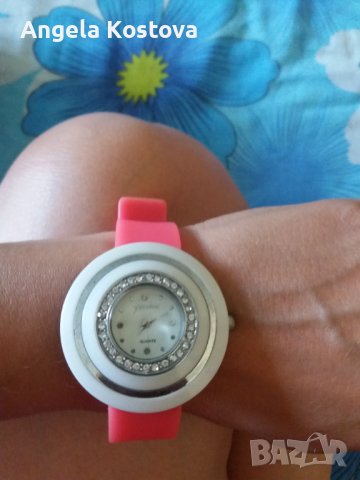 Розов ръчен часовник , снимка 1 - Дамски - 37604141