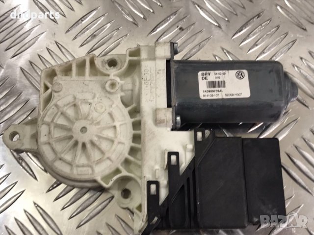 Задно дясно моторче стъкло VW Golf 6 2009г.