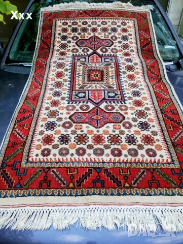 Ръчно тъкан вълнен килим.Произход Иран.Антика за ценители., снимка 2 - Килими - 50664154