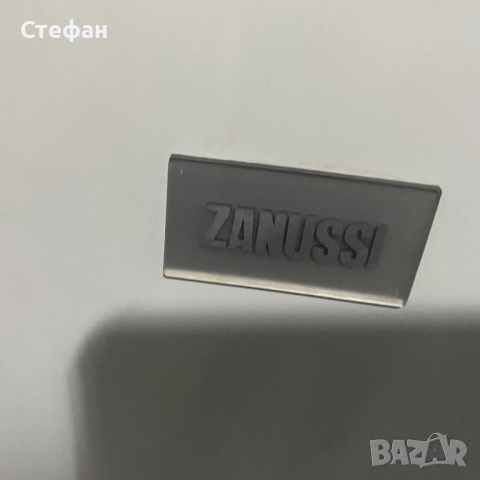 Хладилник с фризер ZANUSSI, снимка 2 - Хладилници - 52483795