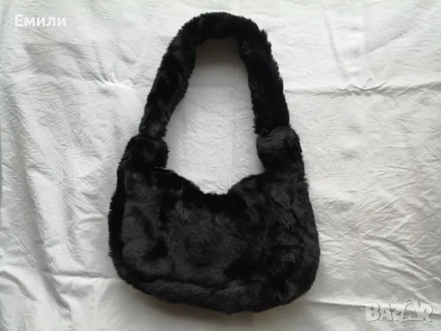 Дамска пухкава малка чантичка в черен цвят, снимка 7 - Чанти - 48416625