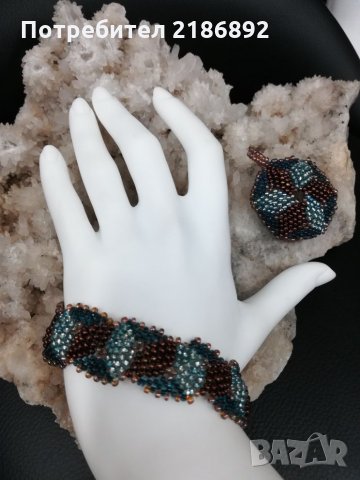 Гривна с висулка, снимка 2 - Гривни - 27050797