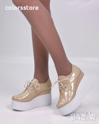 Обувки на платформа - бежов лак с бяло ходило - 120K 