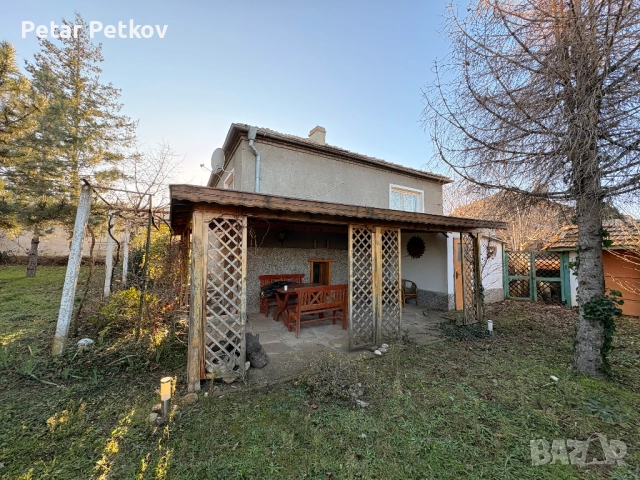 Къща с Механа на входа на село Медово