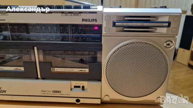 Радио касетофон Philips, снимка 3 - Радиокасетофони, транзистори - 53449233