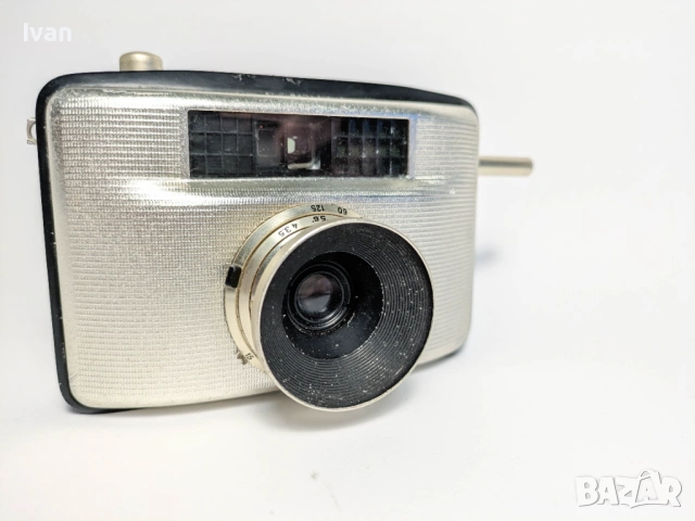 Винтидж Welta Penti II Half Frame 35mm фотоапарат със сенник за обектив