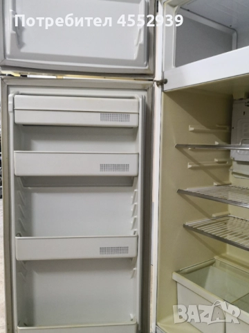 Хладилник с горна камера, снимка 4 - Хладилници - 52249472