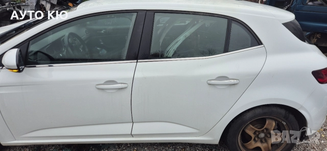 Рено Меган 2017г., снимка 6 - Автомобили и джипове - 52793782