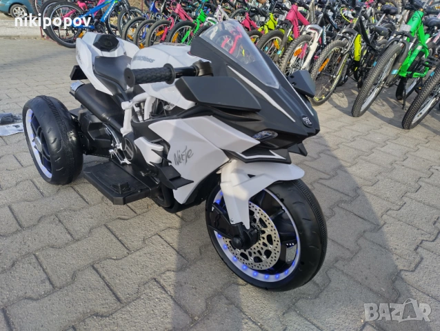 KAWASAKI акумулаторен мотор NINJA бял, снимка 2 - Детски велосипеди, триколки и коли - 53569656
