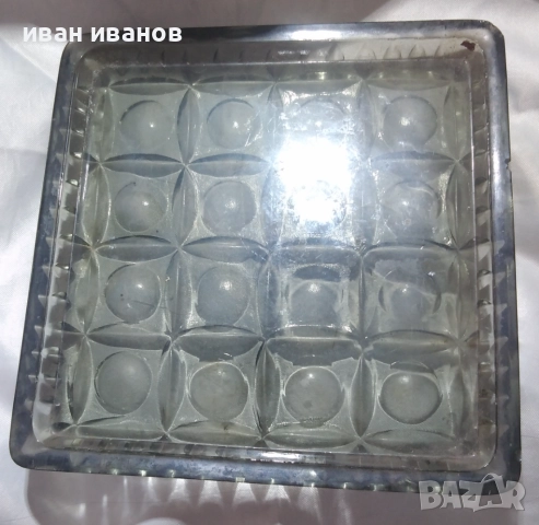 стъклено плато