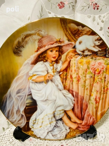 порцеланова чиния за стена , снимка 2 - Декорация за дома - 52565468