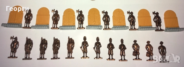 Метални войници на Киндер и други от Италия. Kinder