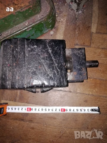 Менгеме за бормашина шлосерско производство преди 89г.