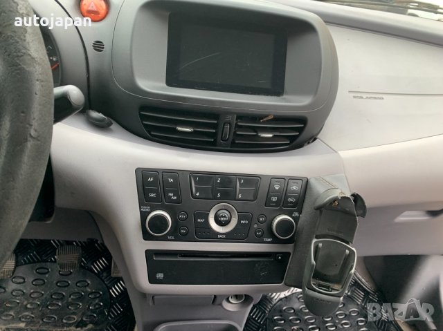 На Части Нисан Алмера Тино 2.2 ДЦИ 2003г Nissan Almera Tino 2.2 dci Facelift, снимка 6 - Автомобили и джипове - 38986016