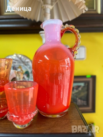 Огнено чудо от СССР В оригинал е с 4 чаши и е комплект , снимка 2 - Сервизи - 52634522