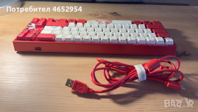 Клавиатура Ducky x Varmilo Miya Koi 65%, Cherry MX Silent Red, снимка 2 - Клавиатури и мишки - 52435790