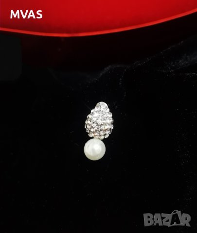 Нови блестящи официални обеци с камъчета и перла сребърен цвят, снимка 4 - Обеци - 43794785