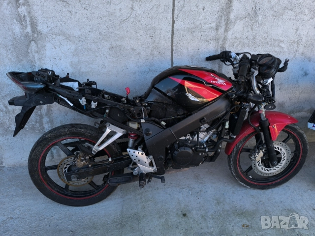 2 броя Honda cbr 125 само на части хонда цбр, снимка 2 - Мотоциклети и мототехника - 52942215