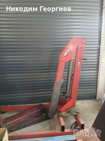 Подемник за повдигане на двигатели