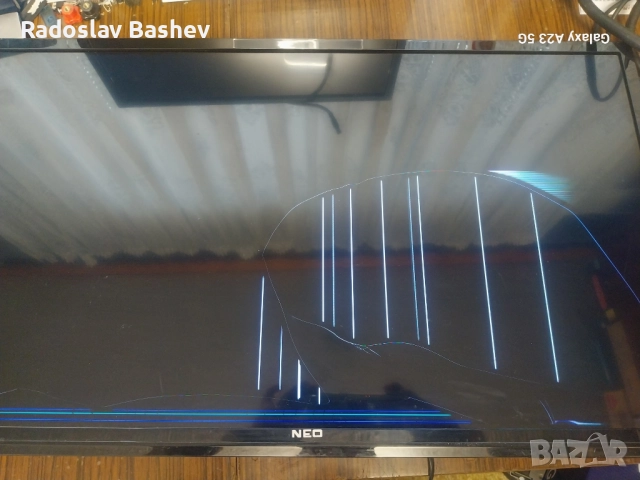 NEO LED-32300 СЧУПЕН ДИСПЛЕЙ!