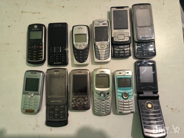 Стари телефони, снимка 2 - Резервни части за телефони - 52788219