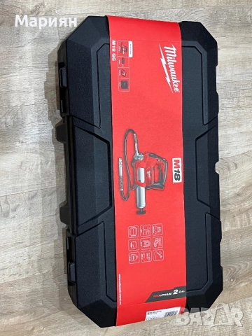 Milwaukee Акумулаторна гресьорка M18GG-201C