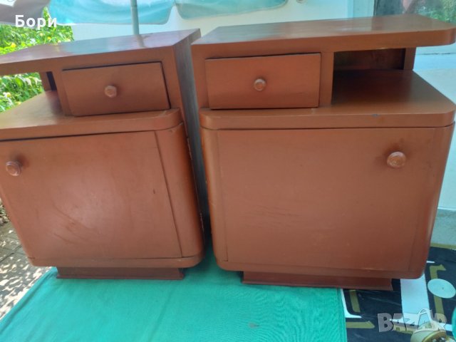 Стари нощни шкафчета