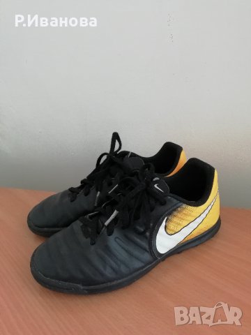 Дамски спортни обувки Nike, 36 номер, снимка 2 - Маратонки - 37136389