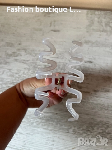 Шнола за коса с уникален дизайн в прозрачно матов бял цвят ❤️, снимка 3 - Аксесоари за коса - 52412100