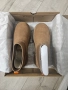 UGG - Велурени зимни боти Classic Mini Dipper Бежов цвят, снимка 9