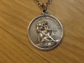 Старинен солиден сребърен медальон Свети мъченик Христофор пресича поток и носи дете сребро, снимка 2