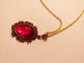 Прелестно колие и медальон с рубинено червен кристал кабошон в цвят антично Злато., снимка 2