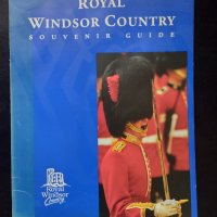 Сувенирен пътеводител на английски език "Royal Windsor Country", снимка 1 - Енциклопедии, справочници - 39834376
