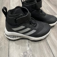 Високи маратонки adidas, снимка 2 - Детски маратонки - 43626450