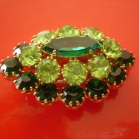 Стара елипсовидна брошка с двуцветен зелен чешки кристал, снимка 4 - Антикварни и старинни предмети - 36941012