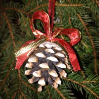 Коледна украса за елха- висулка шишарка, снимка 2 - Декорация за дома - 43502837
