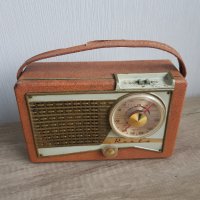 Старо радио Reela, снимка 1 - Антикварни и старинни предмети - 35037493